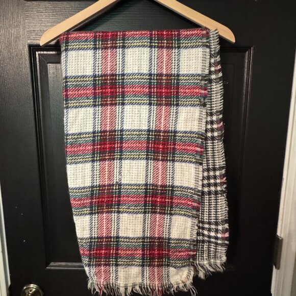 Blanket Scarf Red Black White - Picture 2 of 2